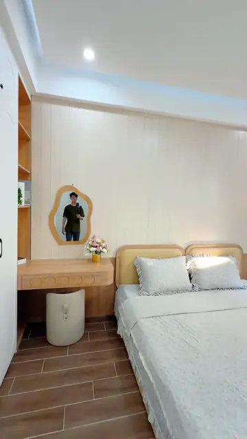 Nhà phố ban công bo cong cam đất — 5