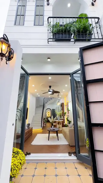Nhà phố cửa vòm sân gạch bông — 1