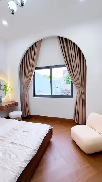Nhà phố cửa vòm sân gạch bông — 4