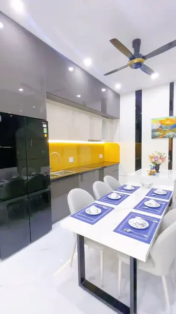 Nhà phố tân cổ điển gạch thông gió — 2